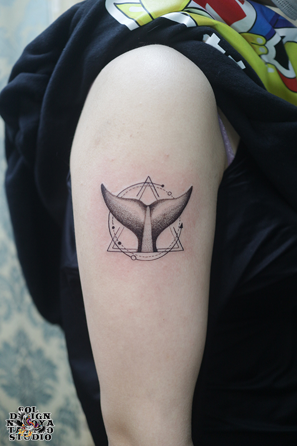 名古屋　タトゥー　女性